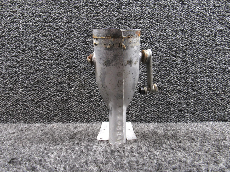 0713952-1 Cessna 182H Defroster Nozzle Assembly - Image 2