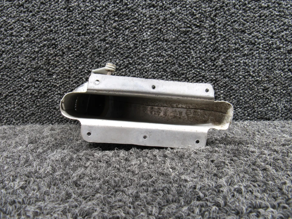 0713952-1 Cessna 182H Defroster Nozzle Assembly - Image 6