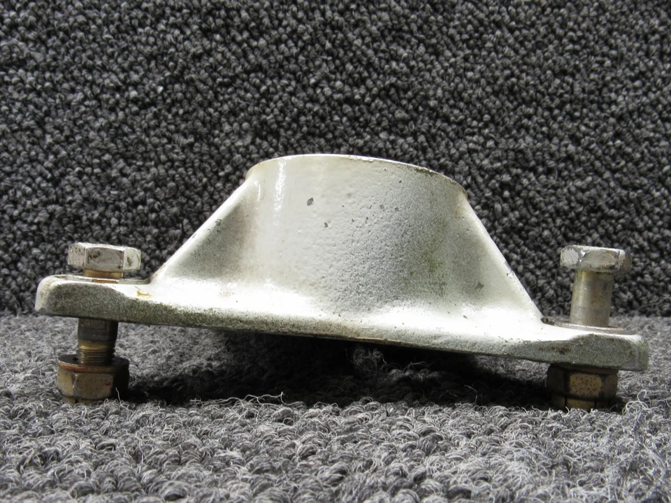 67042-013 (Cast: 67043-3) Piper PA28RT-201T Aft Trunnion Fitting Assembly - Image 6