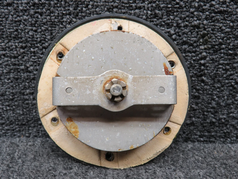 35-550062 Beechcraft F33A Copilot Cold Air Valve - Image 2